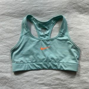 Tourquise Nike Pro sports bra